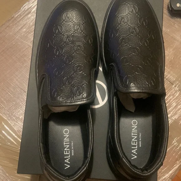Valentino | Shoes | Timoteo Logo Leather Slipon Sneakers  display picture 2